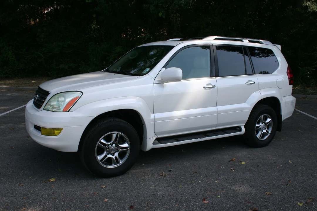 2009 Lexus GX 1st Gen - Image 4 of 31