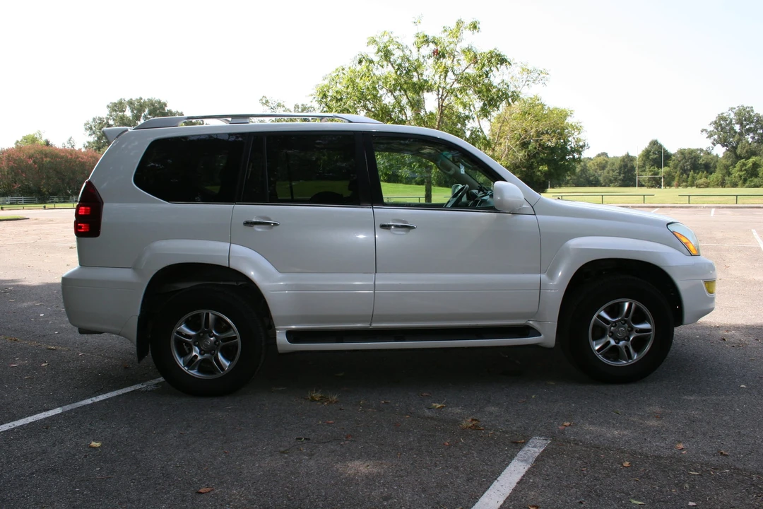 2009 Lexus GX 1st Gen - Image 18 of 31