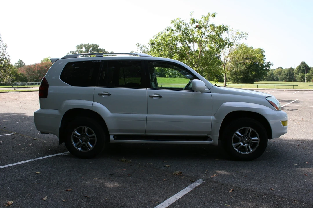 2009 Lexus GX 1st Gen - Image 20 of 31