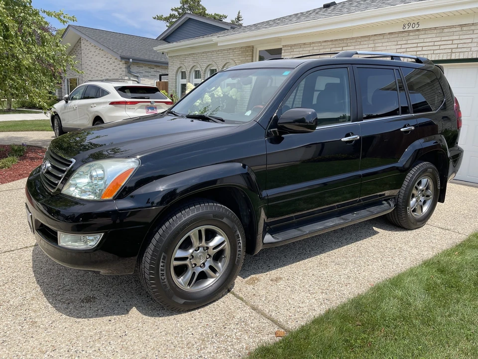 2009 Lexus GX 1st Gen - Image 2 of 31