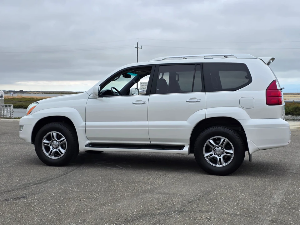 2009 Lexus GX 1st Gen - Image 11 of 31