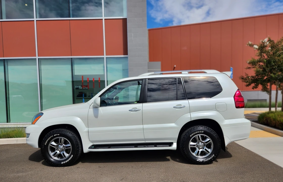 2009 Lexus GX 1st Gen - Image 15 of 31
