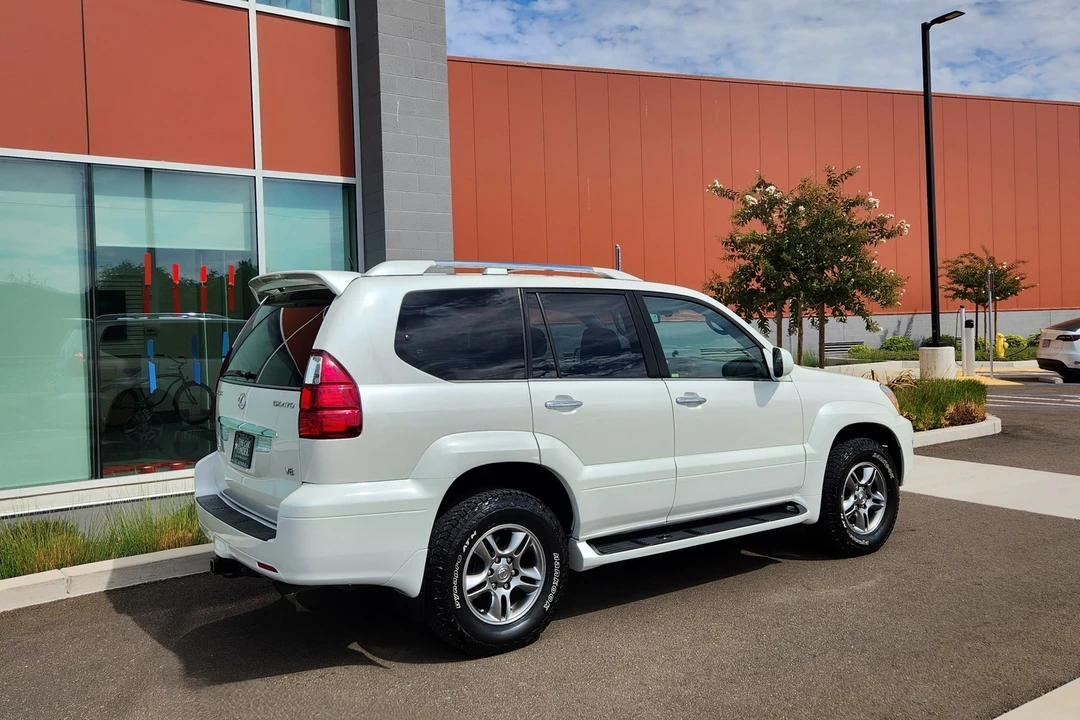 2009 Lexus GX 1st Gen - Image 28 of 31