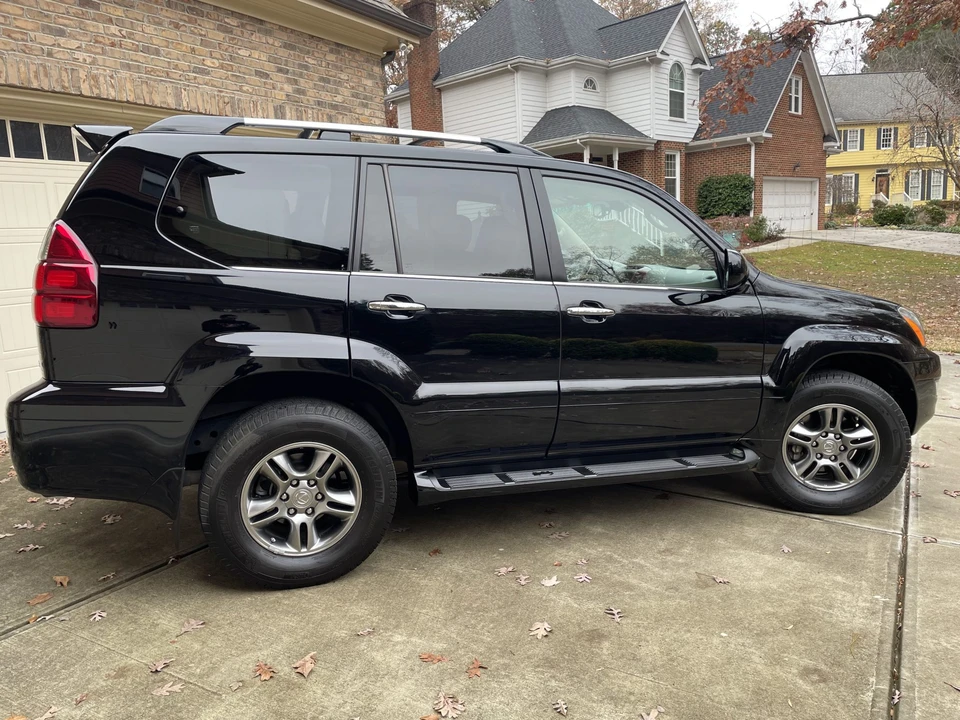 2009 Lexus GX 1st Gen - Image 11 of 31