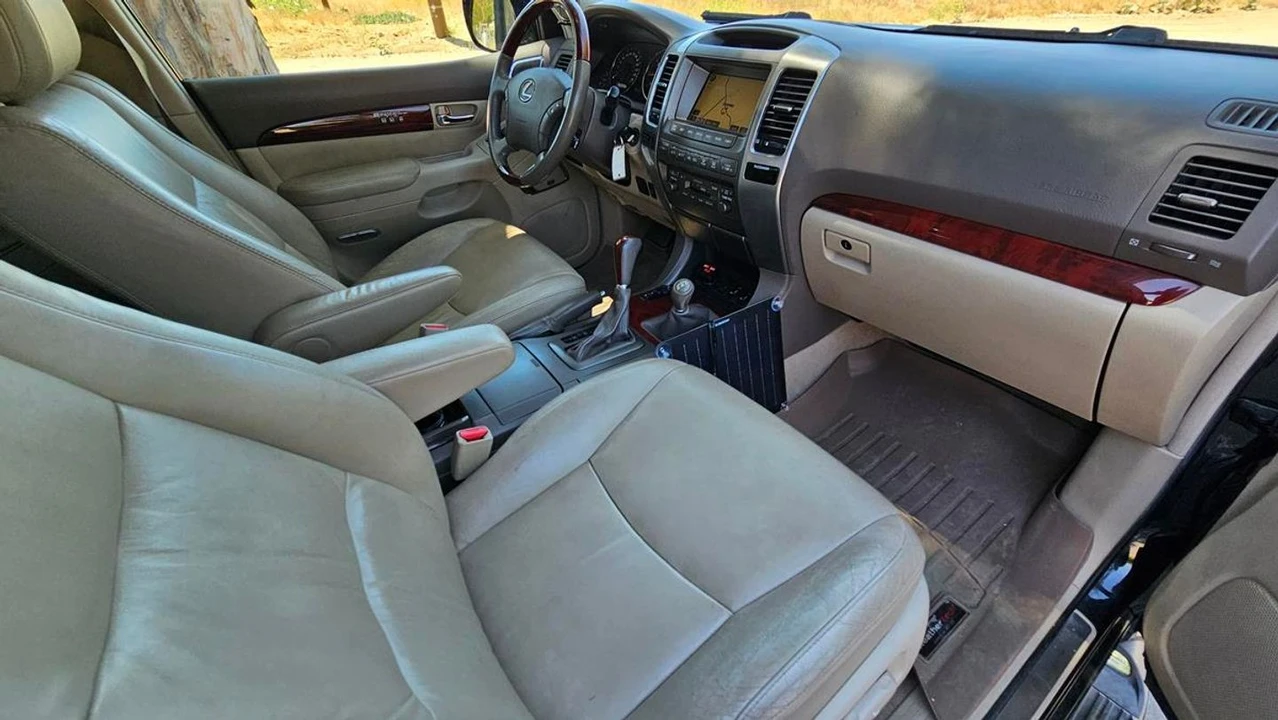2009 Lexus GX 1st Gen - Image 10 of 21