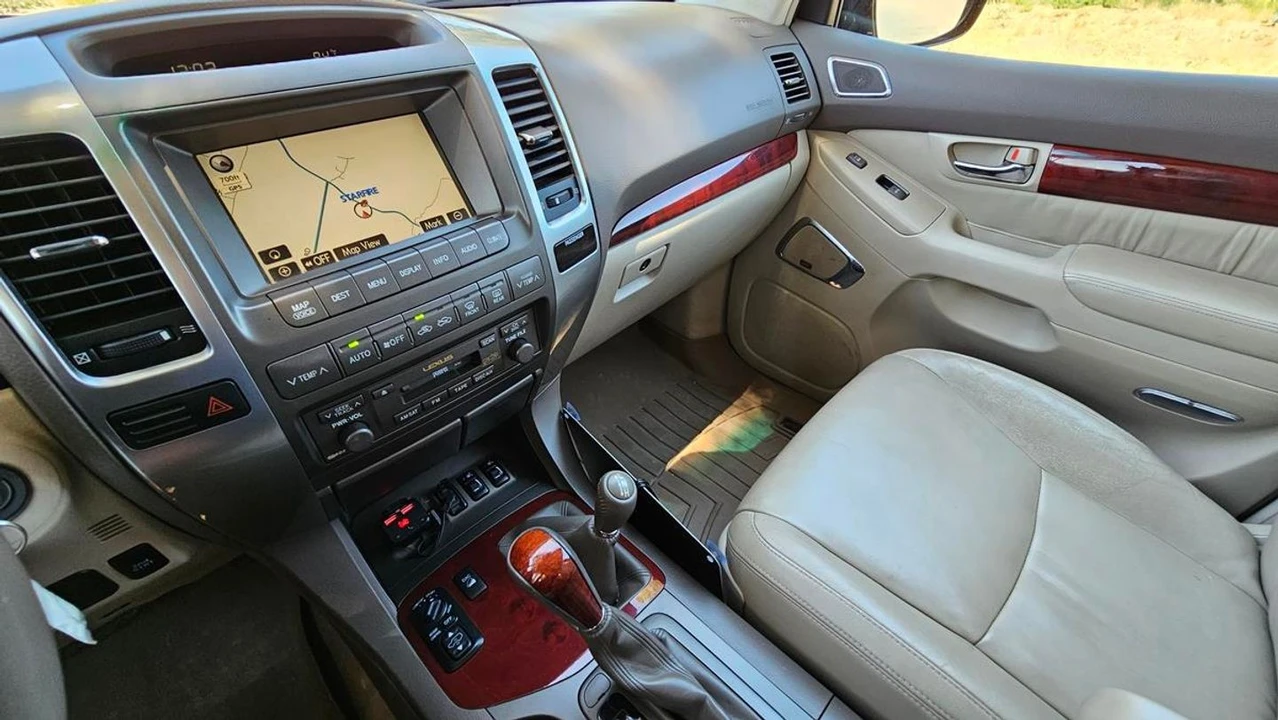 2009 Lexus GX 1st Gen - Image 19 of 21
