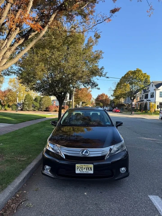 2009 Lexus HS - Image 2 of 11