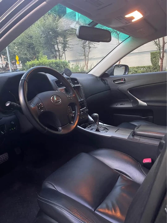 2009 Lexus IS 2nd Gen - Image 10 of 16