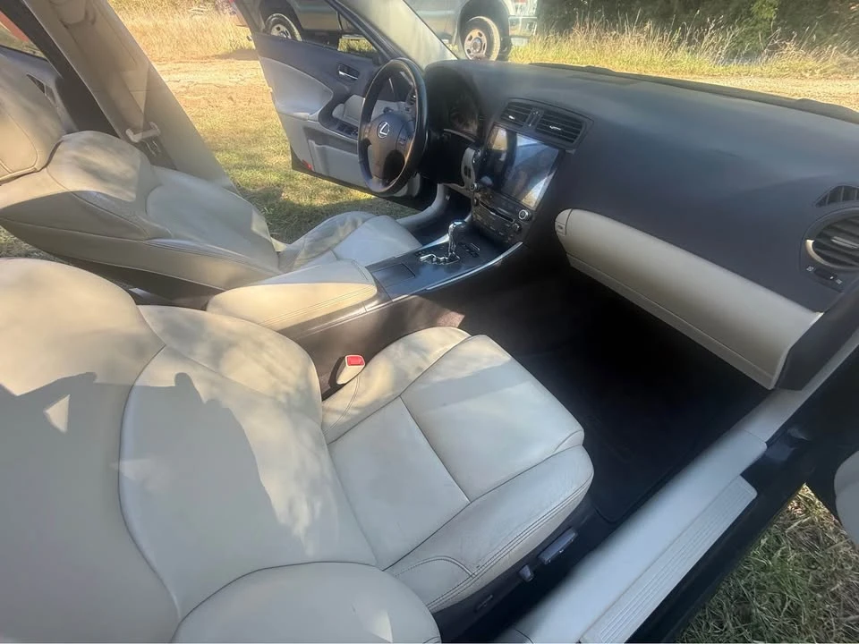 2009 Lexus IS 2nd Gen - Image 16 of 20