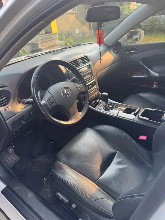 2009 Lexus IS 2nd Gen - Image 5 of 8