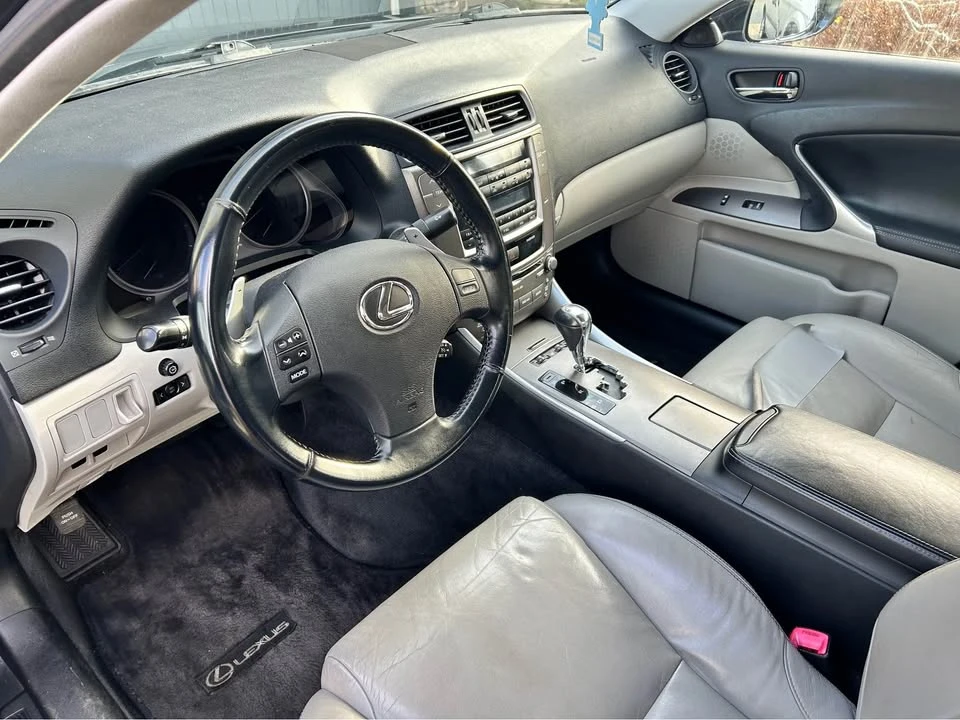 2009 Lexus IS 2nd Gen - Image 10 of 15
