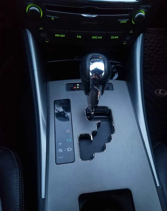 2009 Lexus IS 2nd Gen - Image 10 of 13