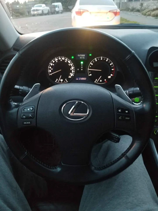 2009 Lexus IS 2nd Gen - Image 9 of 13
