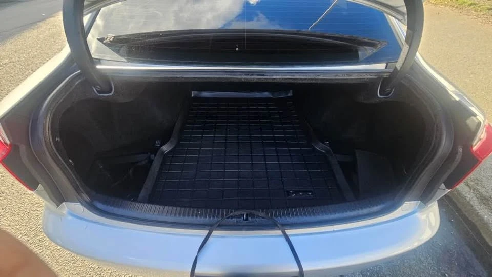 2009 Lexus IS 2nd Gen - Image 12 of 13