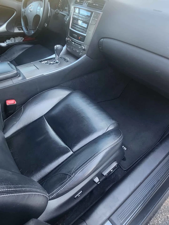 2009 Lexus IS - Image 8 of 12