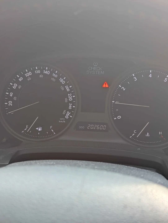 2009 Lexus IS 2nd Gen - Image 10 of 11