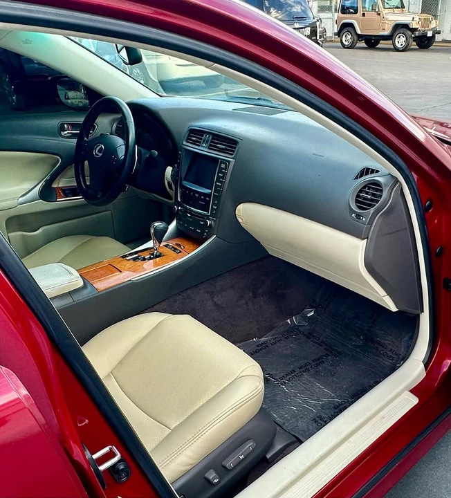 2009 Lexus IS 2nd Gen - Image 10 of 17