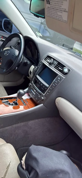 2009 Lexus IS 2nd Gen - Image 4 of 5