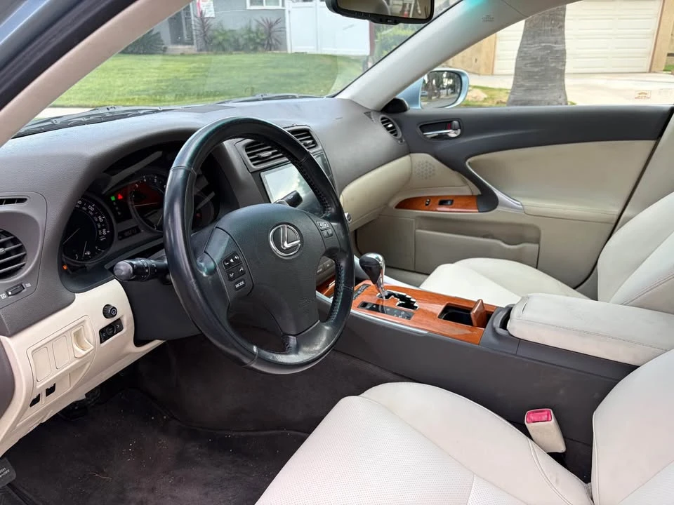 2009 Lexus IS 2nd Gen - Image 10 of 11