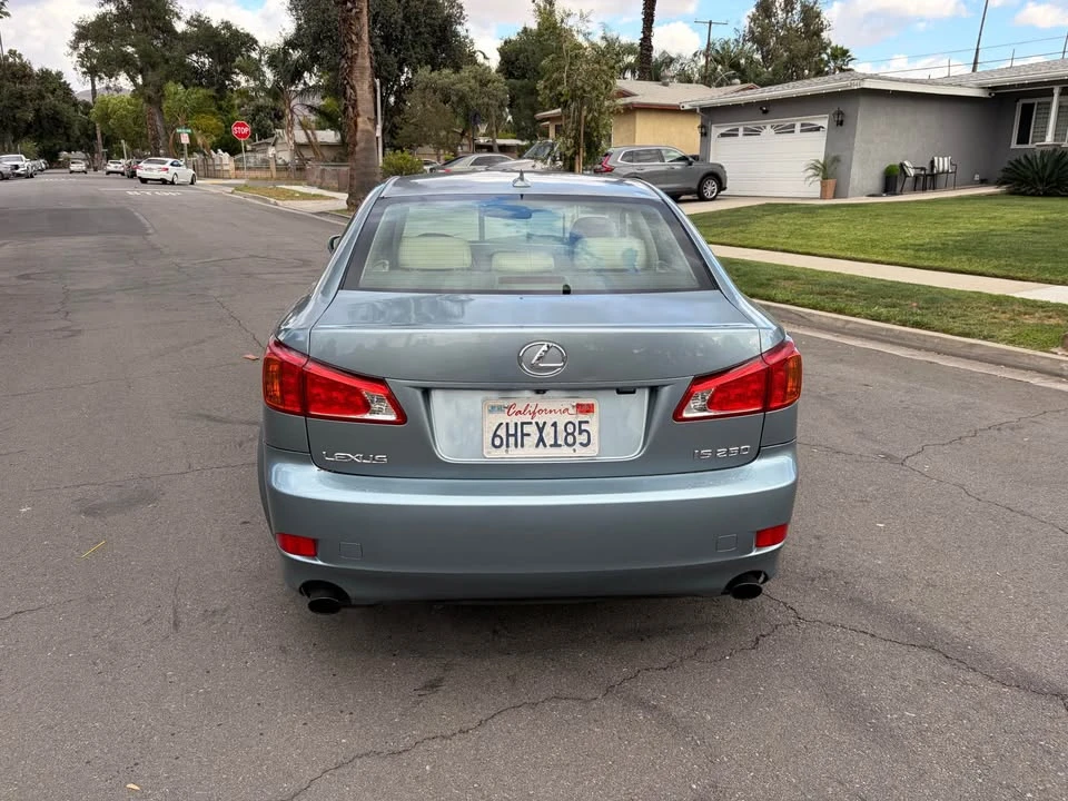 2009 Lexus IS 2nd Gen - Image 5 of 11