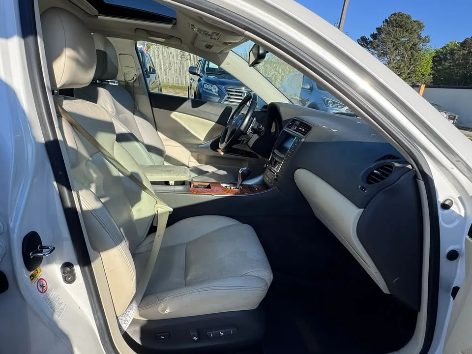 2009 Lexus IS 2nd Gen - Image 15 of 20