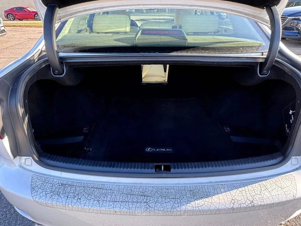 2009 Lexus IS 2nd Gen - Image 13 of 20