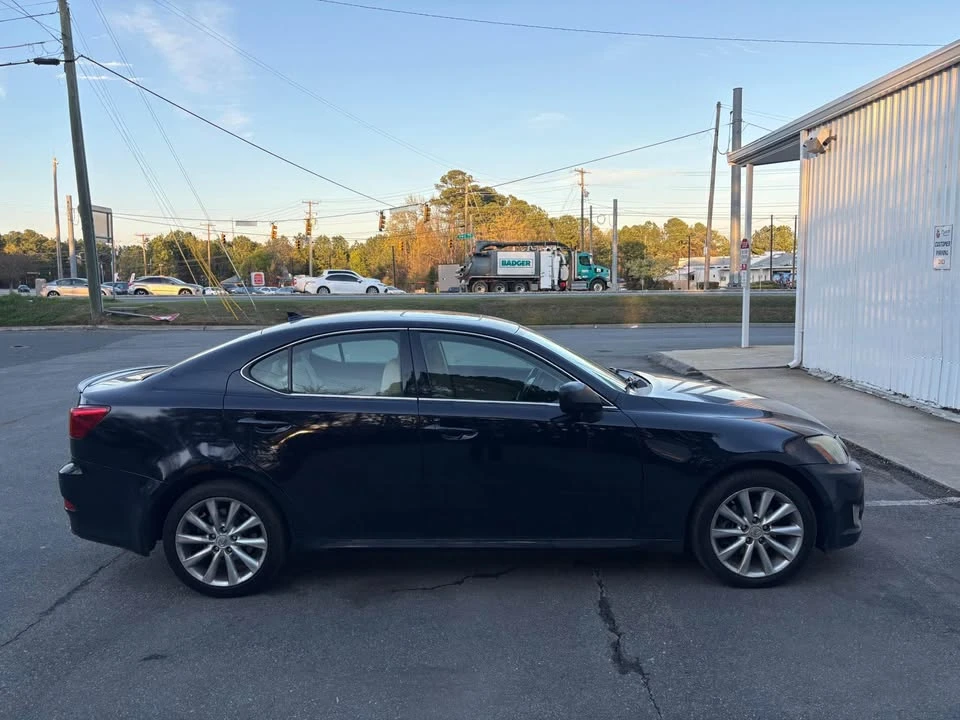 2009 Lexus IS 2nd Gen - Image 11 of 17