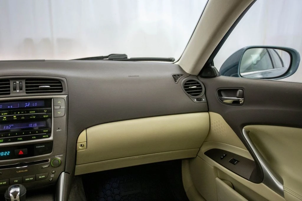 2009 Lexus IS 2nd Gen - Image 5 of 12