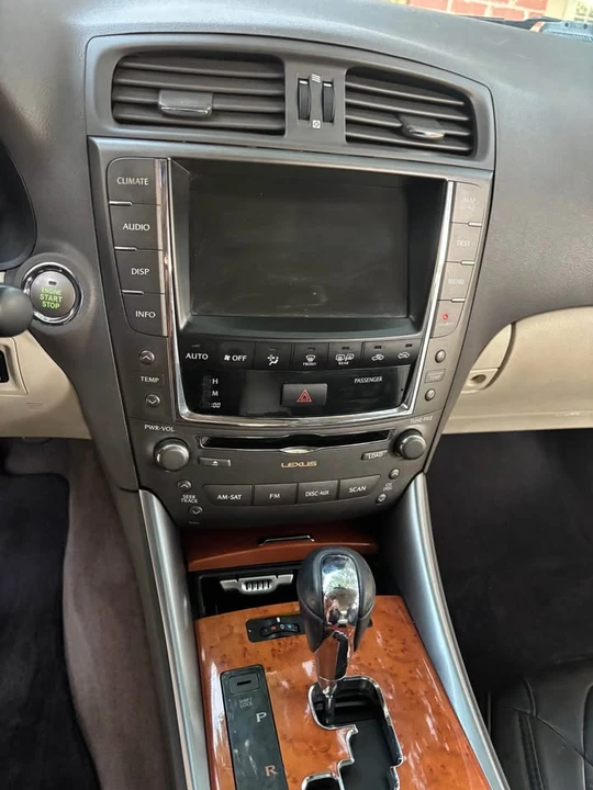 2009 Lexus IS 2nd Gen - Image 9 of 20