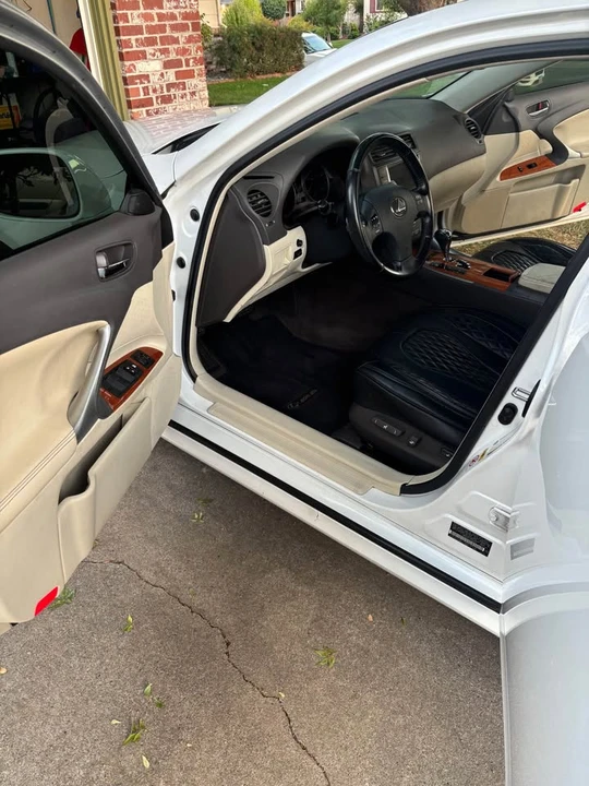 2009 Lexus IS 2nd Gen - Image 12 of 20