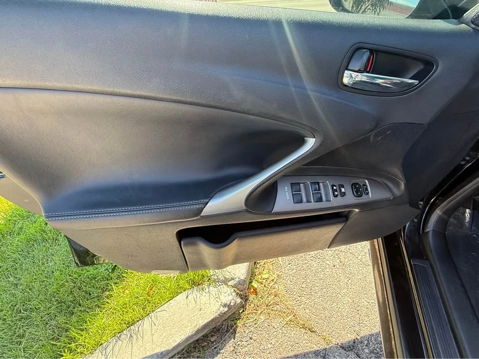 2009 Lexus IS 2nd Gen - Image 11 of 20