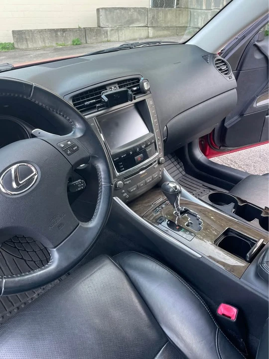 2009 Lexus IS 2nd Gen - Image 4 of 8