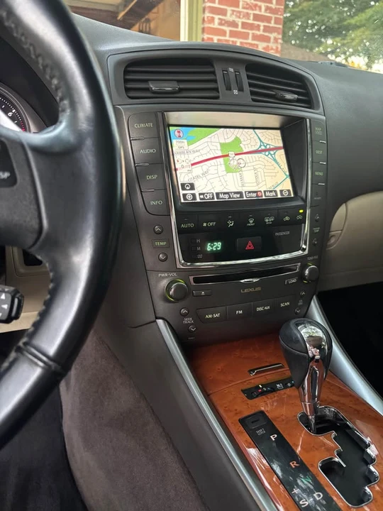 2009 Lexus IS 2nd Gen - Image 16 of 20