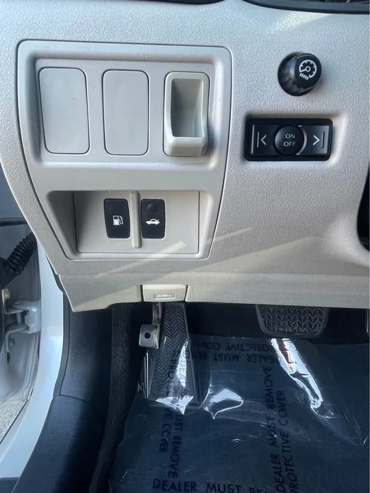 2009 Lexus IS 2nd Gen - Image 12 of 18