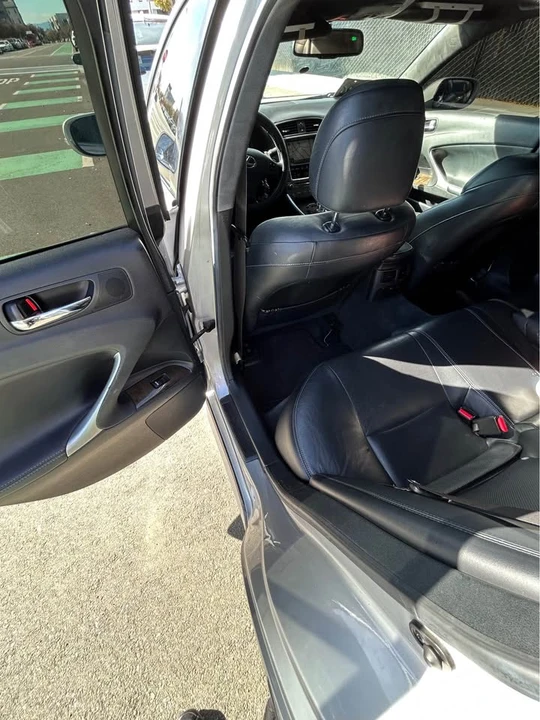 2009 Lexus IS 2nd Gen - Image 10 of 12