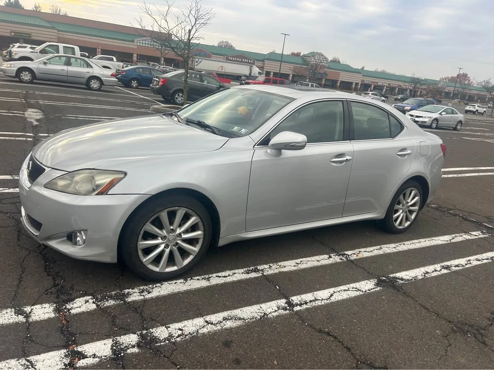 2009 Lexus IS 2nd Gen - Image 2 of 5