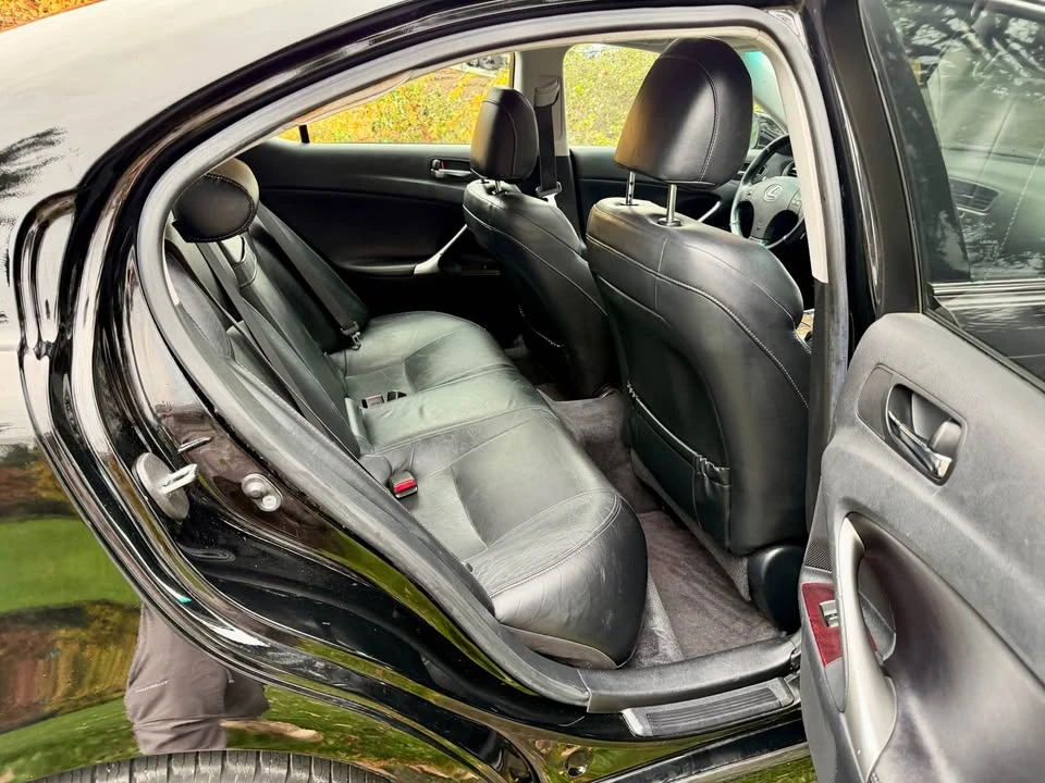 2009 Lexus IS 2nd Gen - Image 11 of 15