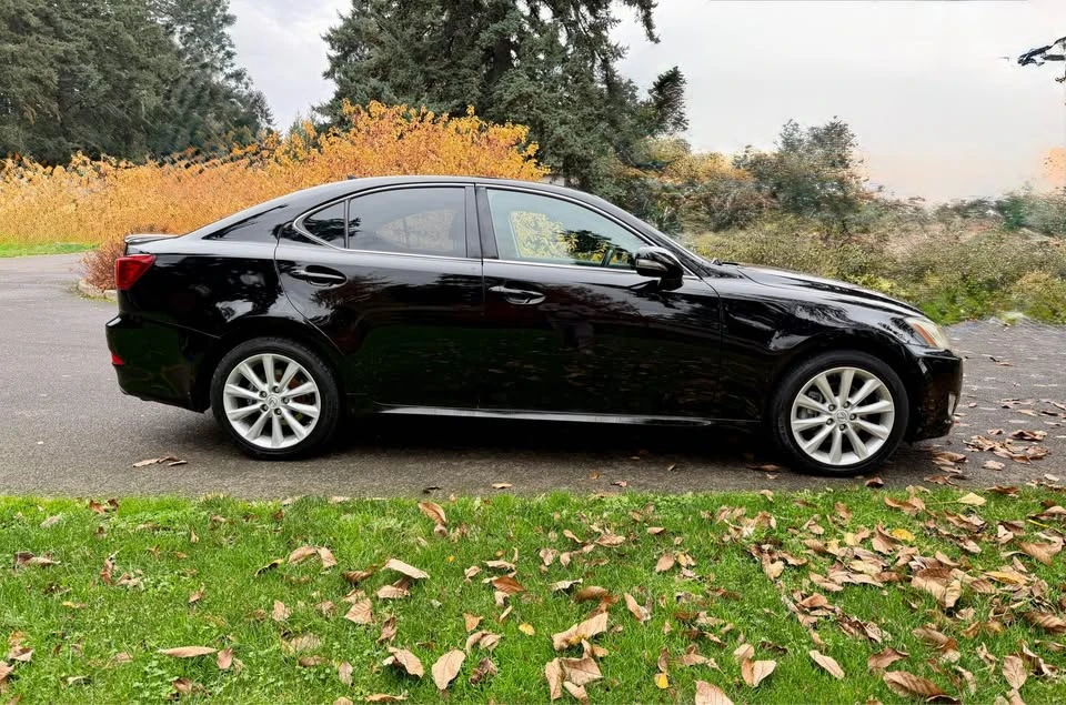2009 Lexus IS 2nd Gen - Image 5 of 15