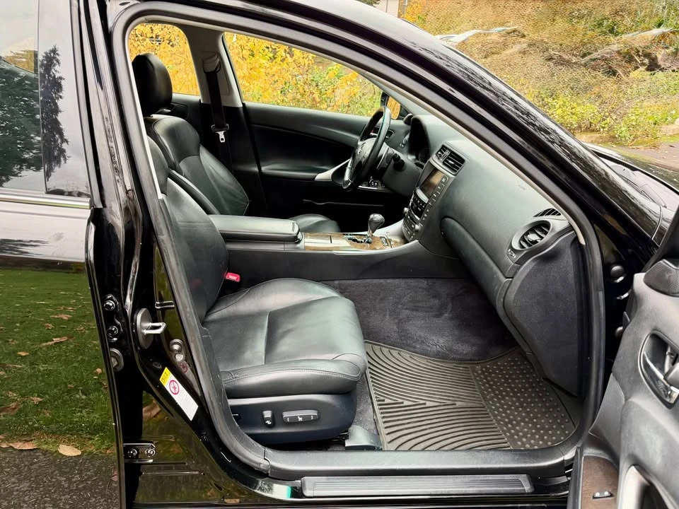 2009 Lexus IS 2nd Gen - Image 10 of 15