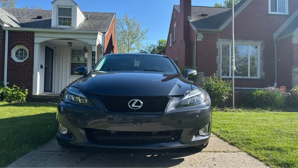 2009 Lexus IS 2nd Gen - Image 10 of 13