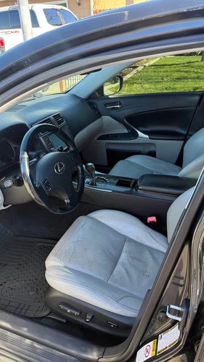 2009 Lexus IS 2nd Gen - Image 4 of 7