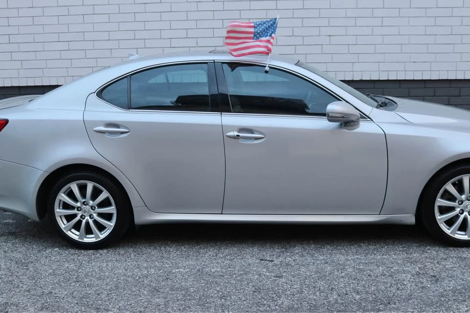 2009 Lexus IS 2nd Gen - Image 5 of 12