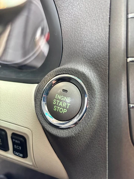 2009 Lexus IS 2nd Gen - Image 11 of 15