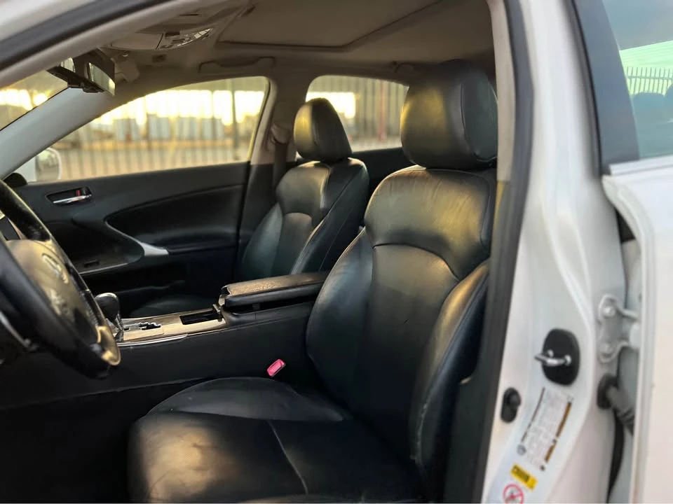 2009 Lexus IS 2nd Gen - Image 5 of 10