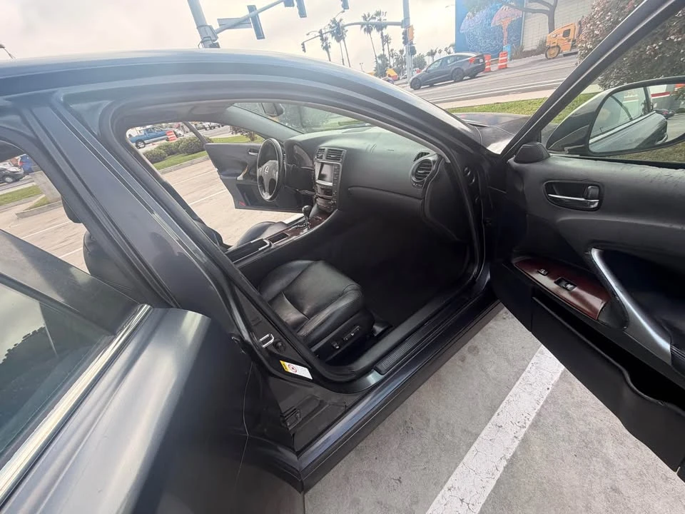 2009 Lexus IS 2nd Gen - Image 16 of 20