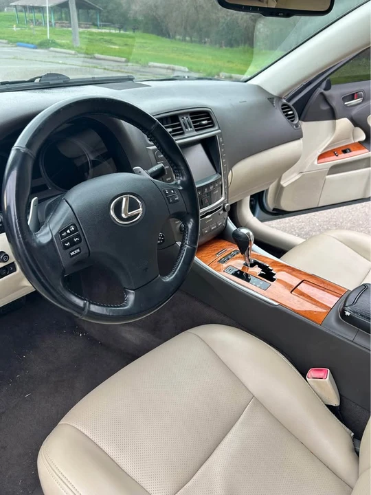 2009 Lexus IS 2nd Gen - Image 10 of 12