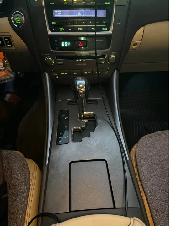 2009 Lexus IS 2nd Gen - Image 15 of 20
