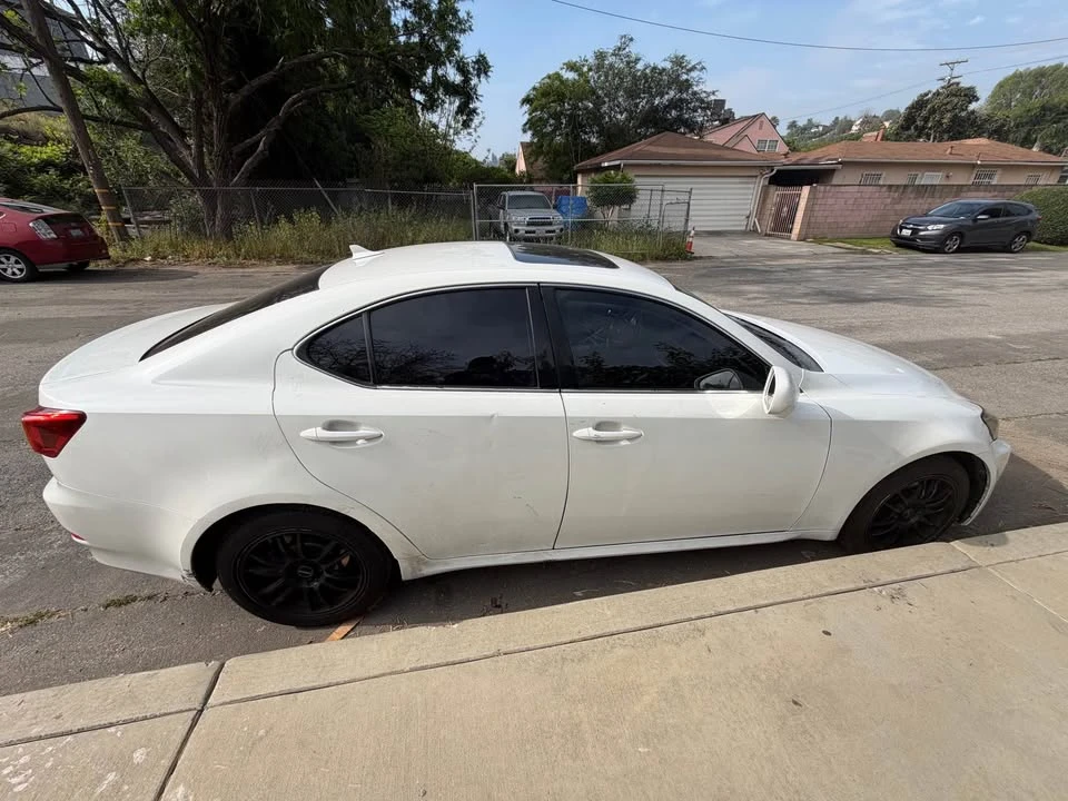 2009 Lexus IS 2nd Gen - Image 4 of 8