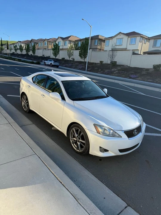 2009 Lexus IS 2nd Gen - Image 5 of 8
