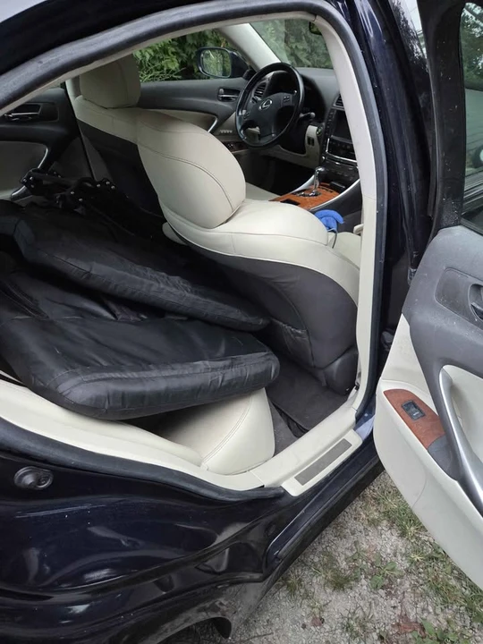 2009 Lexus IS 2nd Gen - Image 4 of 15
